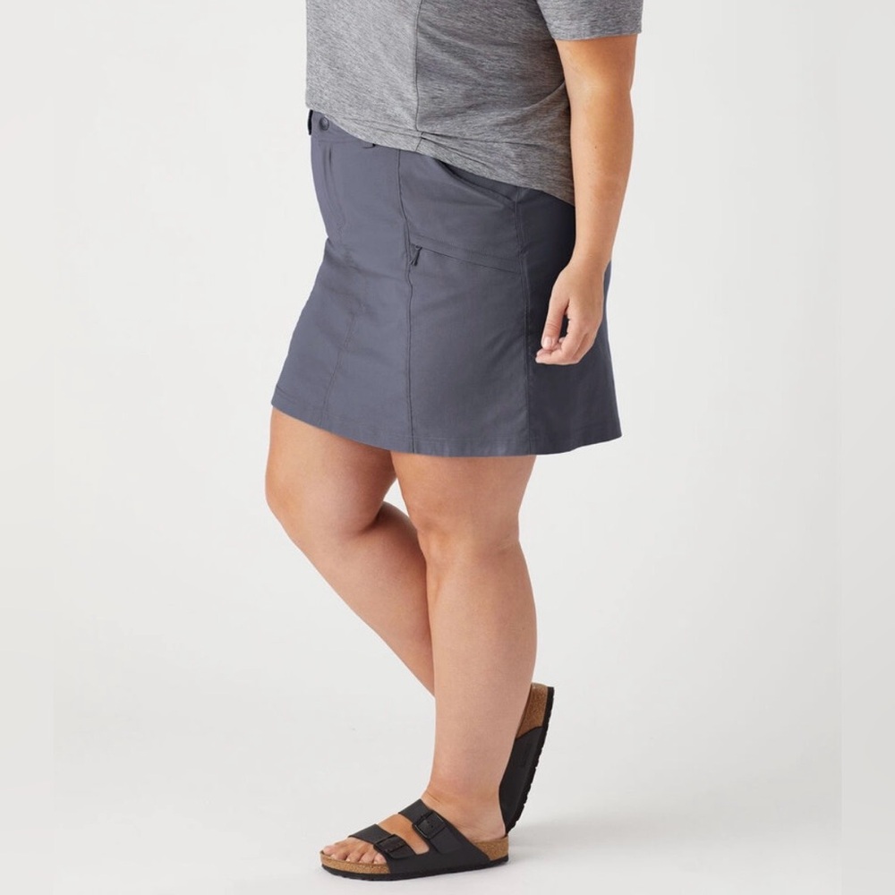 Duluth Trading Co Women's Charcoal Skort